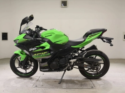 Kawasaki NINJA400-2