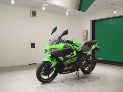 Kawasaki NINJA400-2
