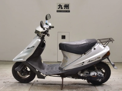 Suzuki ADDRESS V100