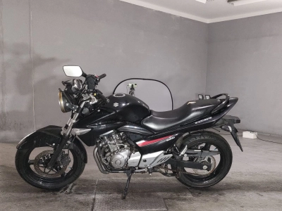 Suzuki GSR250