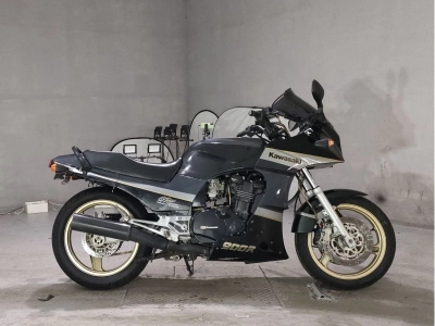 Kawasaki GPZ900R