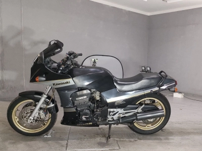 Kawasaki GPZ900R