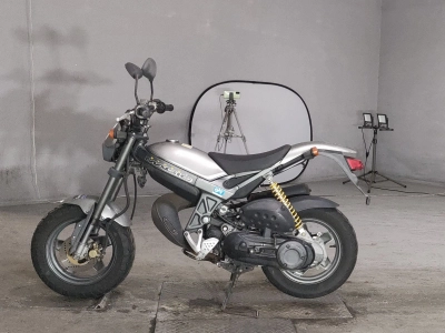 Suzuki STREET MAGIC