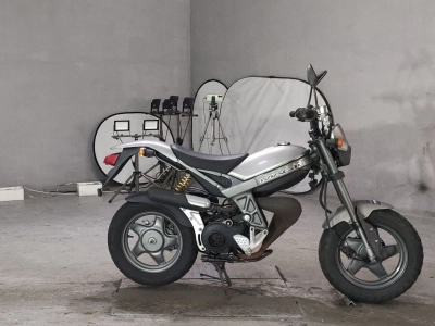 Suzuki STREET MAGIC