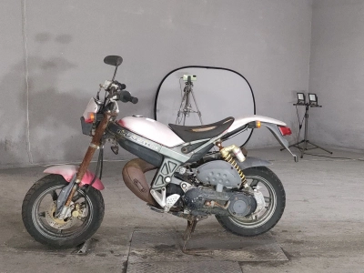 Suzuki STREET MAGIC
