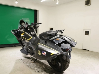 Honda NM4-02