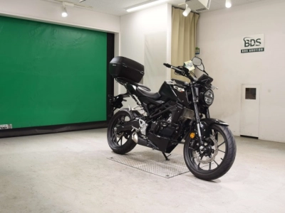 Honda CB125R-2
