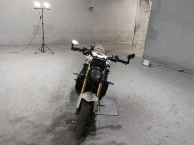 Yamaha XSR900