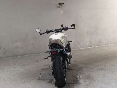 Yamaha XSR900