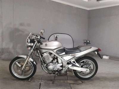Yamaha SRX600-1
