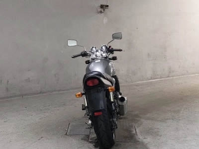 Suzuki INAZUMA 400