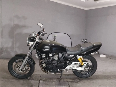 Yamaha XJR400