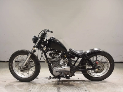 Yamaha SR400-2