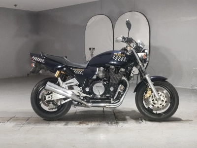 Yamaha XJR1200