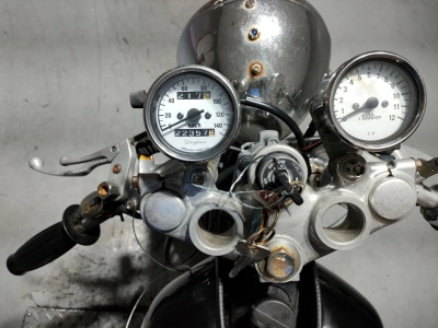 Yamaha SR400-1