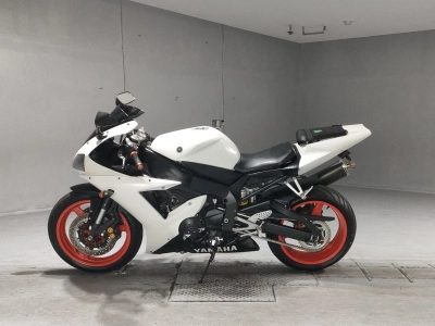 Yamaha YZF-R1