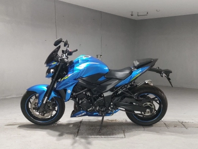 Suzuki GSX-S750