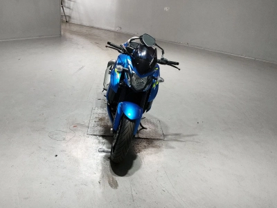 Suzuki GSX-S750