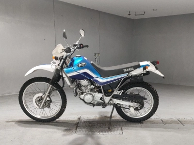 Yamaha SEROW 225W