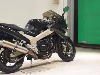 Kawasaki ZZR1100
