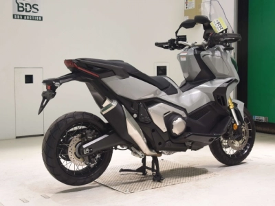 Honda X-ADV750-2