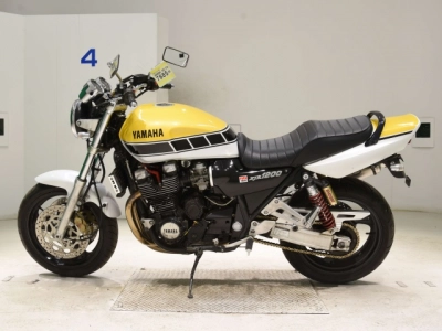 Yamaha XJR1200