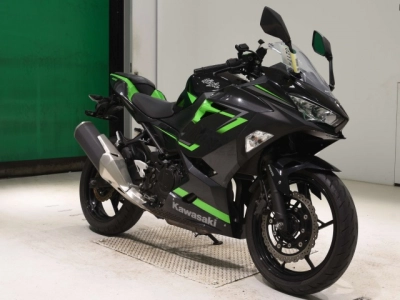 Kawasaki NINJA400-2