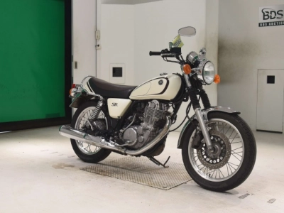 Yamaha SR400-4