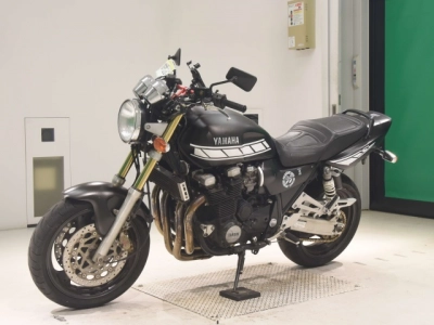 Yamaha XJR1200