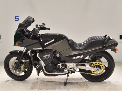 Kawasaki GPZ900R