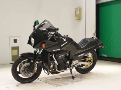 Kawasaki GPZ900R