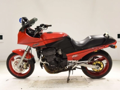 Kawasaki GPZ900R