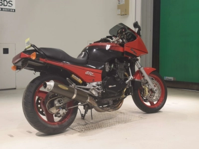 Kawasaki GPZ900R