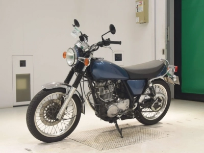 Yamaha SR400-5