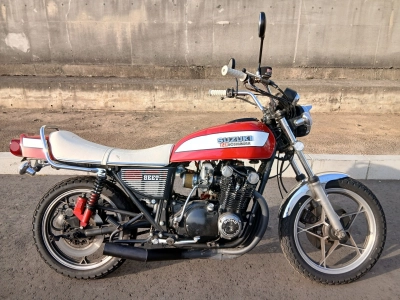 Suzuki GS750