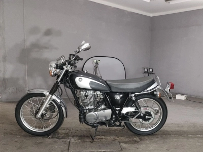 Yamaha SR400-1