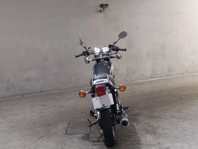 Yamaha SR400-1