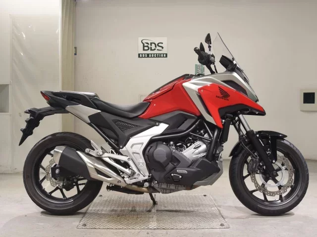 Honda NC750XD-3 лот № 5228 оценка 5  с аукциона в Японии