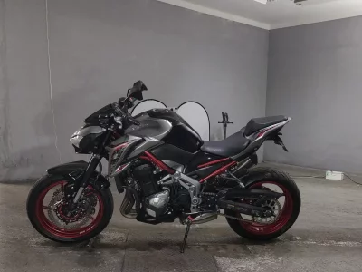 Kawasaki Z900 лот № 8299 оценка 4  с аукциона в Японии 2