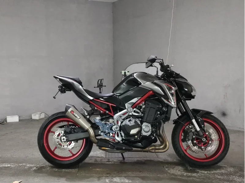 Kawasaki Z900 лот № 8299 оценка 4  с аукциона в Японии