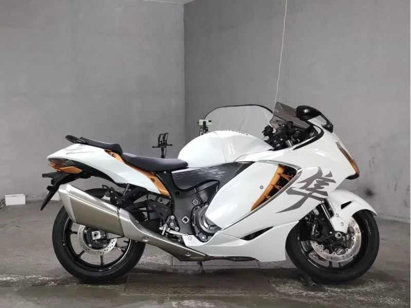 Suzuki GSX1300R HAYABUSA лот № 8400 оценка 4.5  с аукциона в Японии