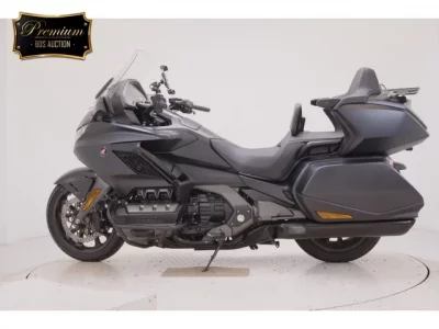 Honda GL1800 TOUR D лот № 0056 оценка 5  с аукциона в Японии 2