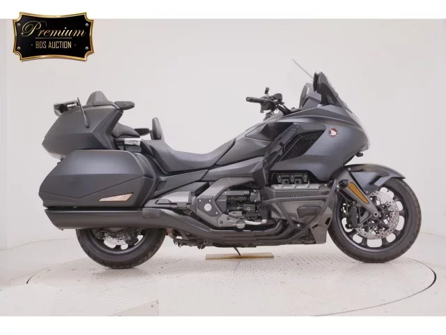 Honda GL1800 TOUR D лот № 0056 оценка 5  с аукциона в Японии