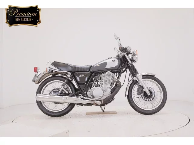 Yamaha SR400-5 лот № 0060 оценка 4  с аукциона в Японии