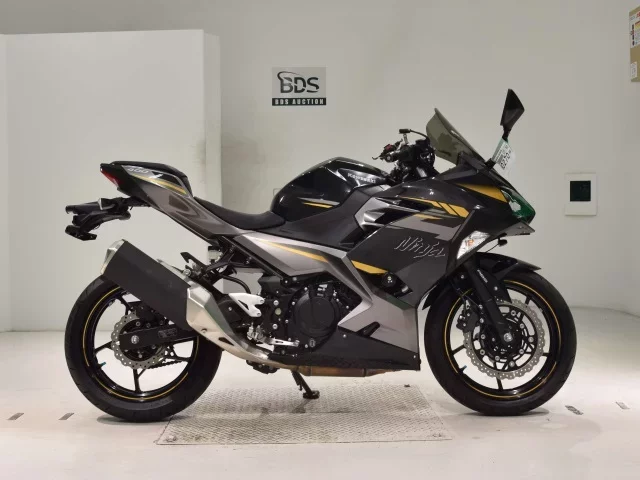 Kawasaki NINJA400-2 лот № 0270 оценка 6  с аукциона в Японии