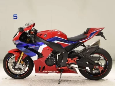 Honda CBR1000RR-RSP лот № 2847 оценка 5  с аукциона в Японии 2