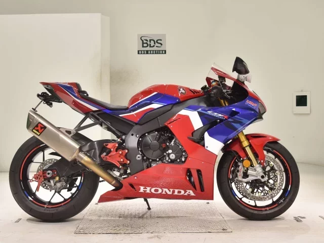Honda CBR1000RR-RSP лот № 2847 оценка 5  с аукциона в Японии