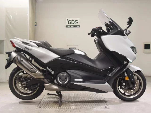 Yamaha T-MAX530DX лот № 5149 оценка 4  с аукциона в Японии