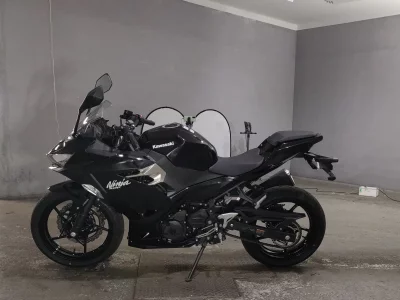 Kawasaki NINJA400 лот № 7072 оценка 4.5  с аукциона в Японии 2