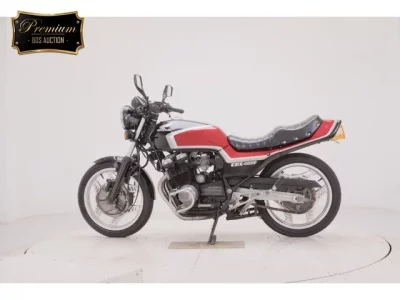 Honda CBX550 лот № 7560 оценка 4  с аукциона в Японии 2